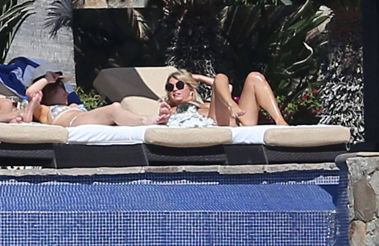 Las dos hermanas la estaban pasando genial.