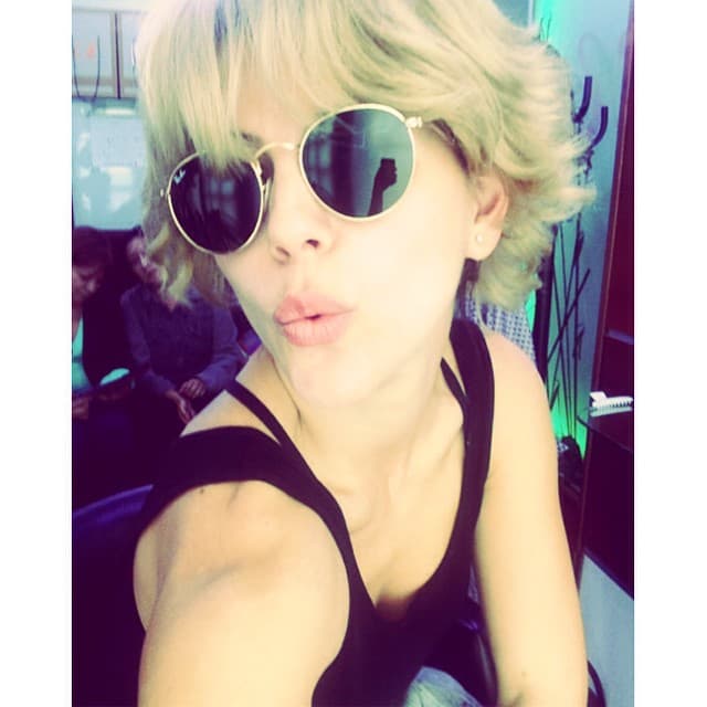 María es fanática de los cambios de imagen, a lo largo de su carrera ha experimentado casi todos los tonos de cabello, desde el negro, pasando por el castaño, hasta el rubio.