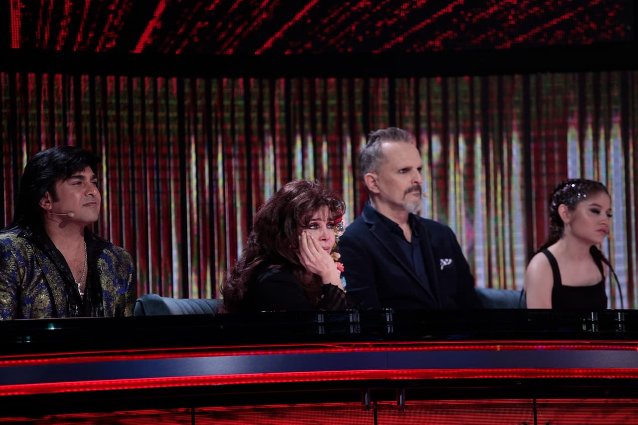 Cuando llegó el momento de la crítica, Verónica Castro se mostró fascinada con la actuación de Taisia. Debido a la debilidad que Miguel Bosé siente por la cantante del escuadrón de los 'Súpersabios', La Vero dirigió también parte de su comentario a él.