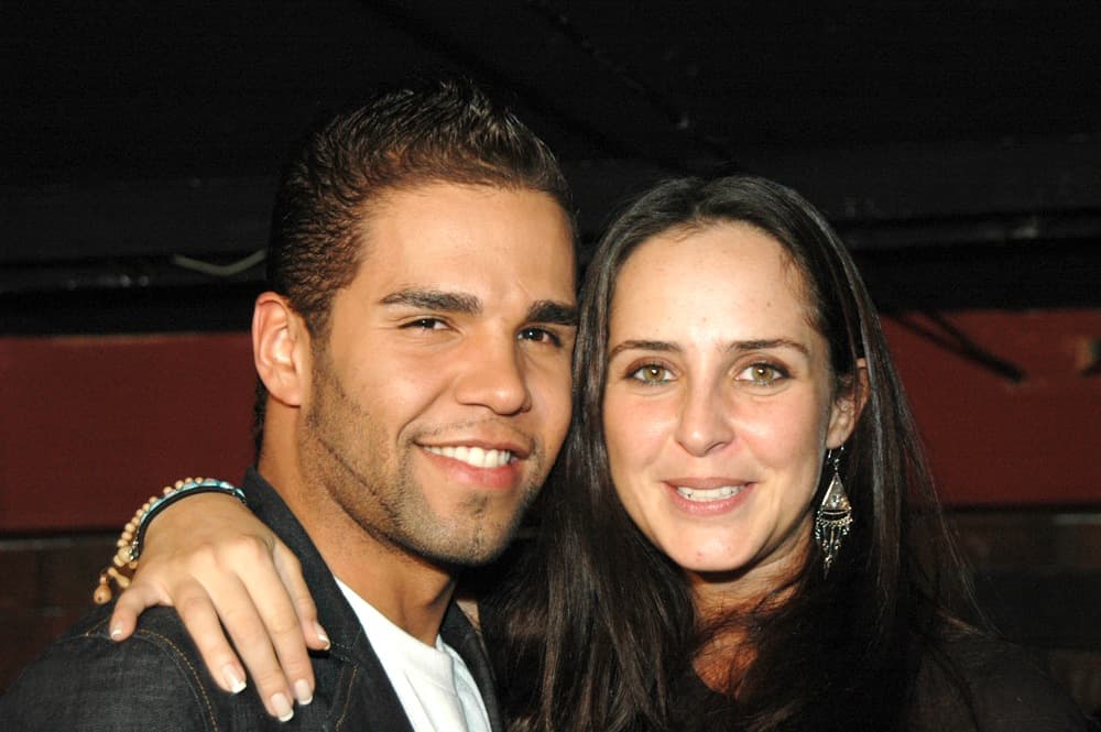 El cantante 
<b>Emir Pabón </b>e 
<b><a href="http://www.univision.com/temas/iran-castillo">Irán Castillo</a></b> vivieron un fugaz romance de 5 meses, pero terminaron por problemas personales de la actriz.