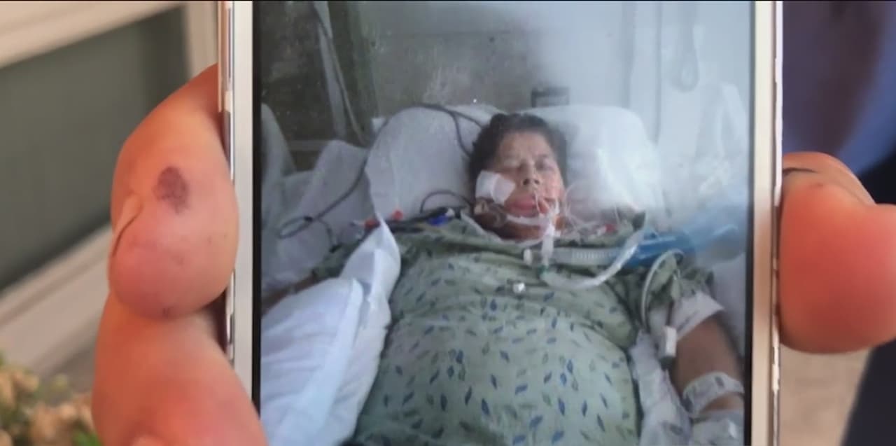 “Ayúdenme a dejarla aquí”, la súplica de un hombre en Arizona para que no trasladen a su madre enferma a México