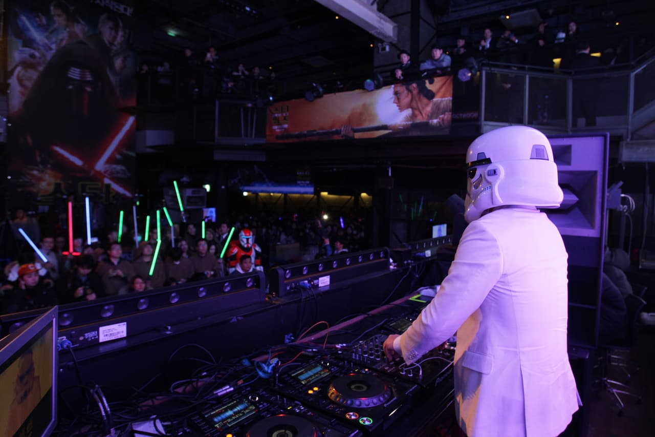 Hasta un DJ Stormtrooper se consiguieron
