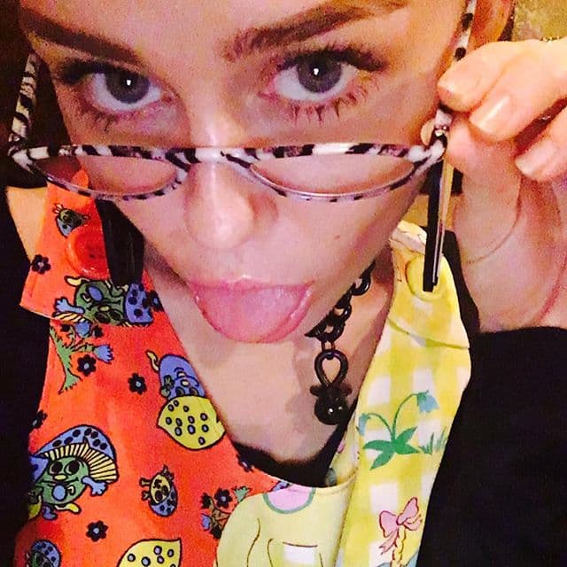 Definitivamente la intérprete de 'Wrecking Ball' llevó a otro nivel estas fotografías.