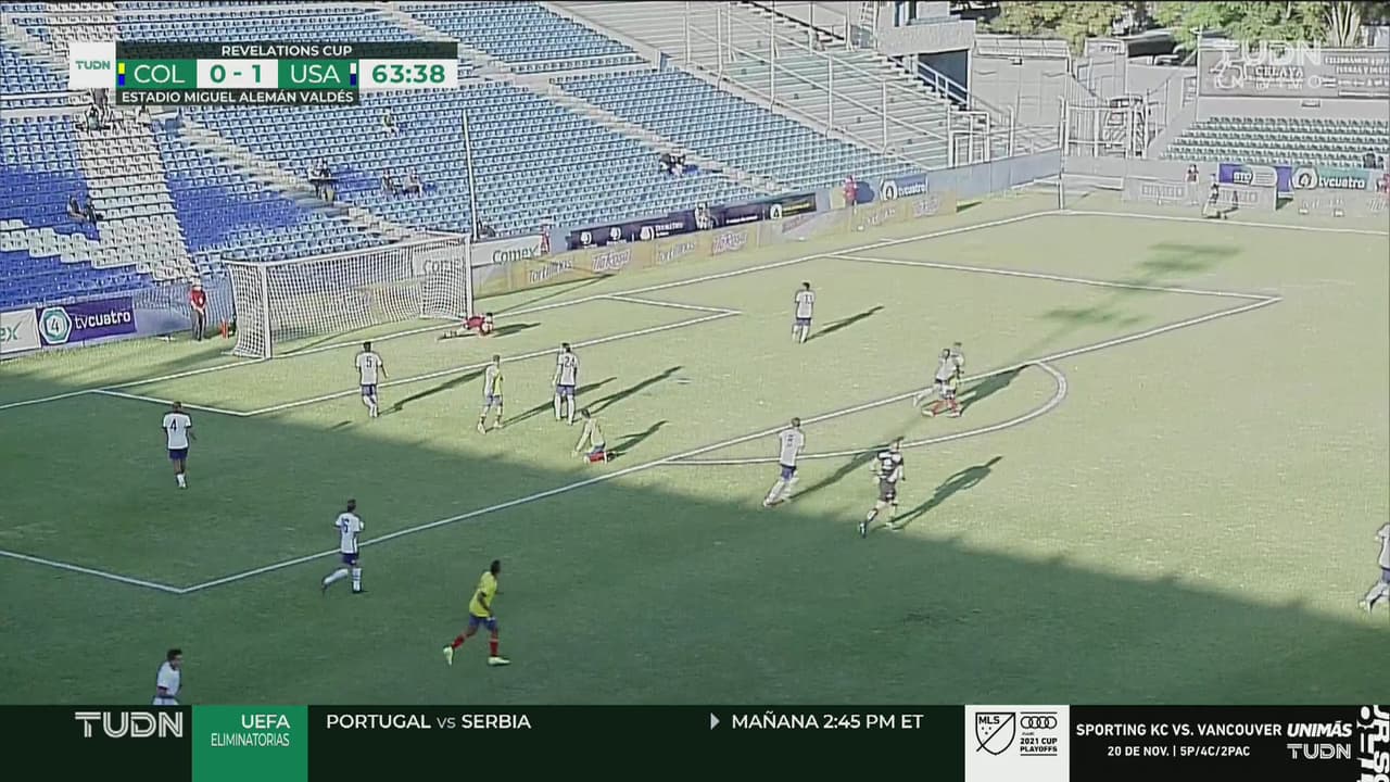 ¡No lleva fuerza! Ortiz intenta y se la entrega fácil al portero