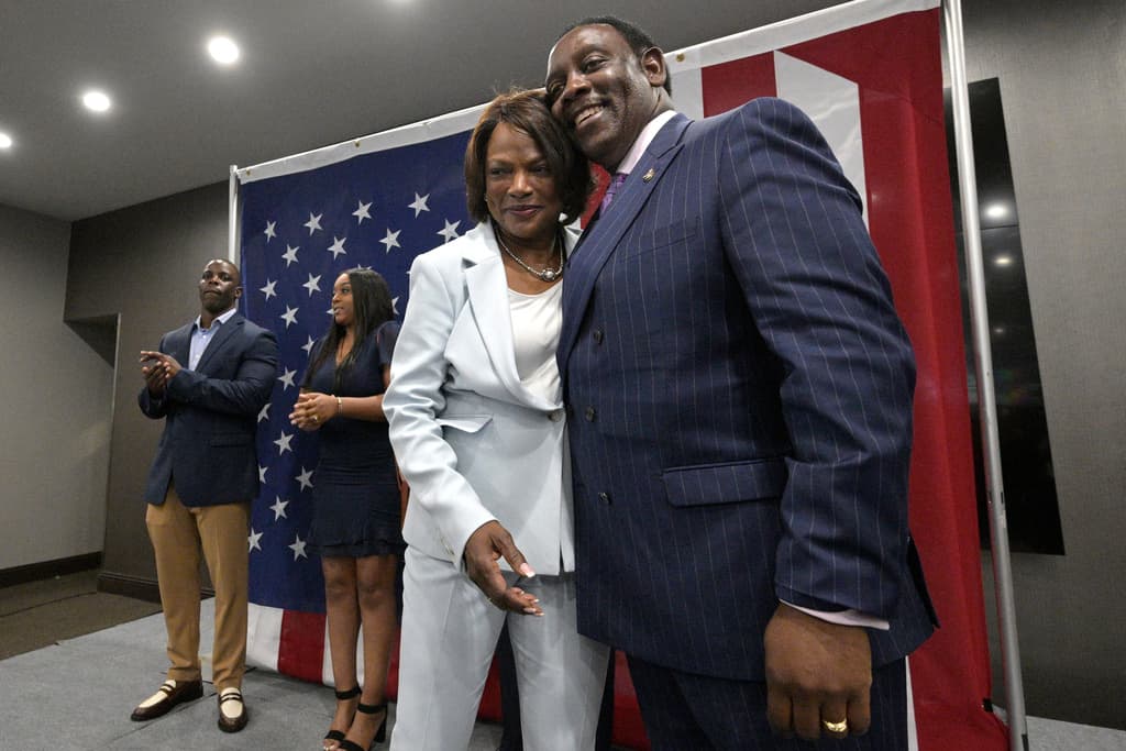 El alcalde del condado Orange, Jerry Demings, entra a la carrera por el gobierno de Florida