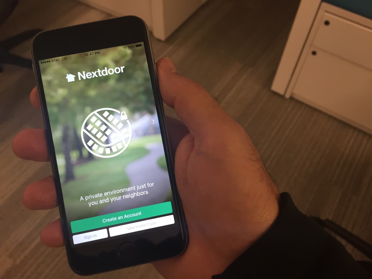 Para entrar en esta red social necesitas tener una dirección verificable.