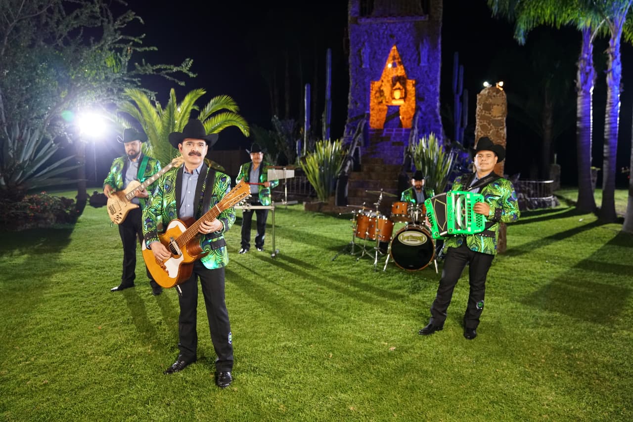 Mario Quintero aceptó también que el éxito de 'La Chona' influyó mucho para que fueran invitados al Coachella Fest. "Así es, creo que el impacto que 'lachonachallenge' detonó en redes sociales en el mundo fue tanto que hasta artistas americanos y latinos bailaron al ritmo de 'La Chona'".