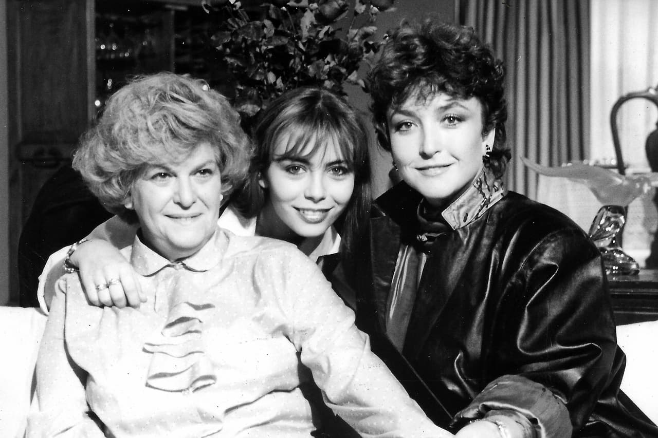 <b>Sasha Sokol</b>
<br>La cantante del grupo Timbiriche y actriz en 'Tres generaciones', junto a Carmen Montejo y Angélica María, admitió en 1994 que tenía una adicción con la cocaína y problemas alimenticios.