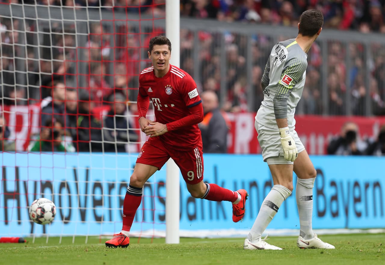 Luego de una buena recuperación de balón en el campo del Wolfsburgo, el polaco pudo ponerl el 2-0.