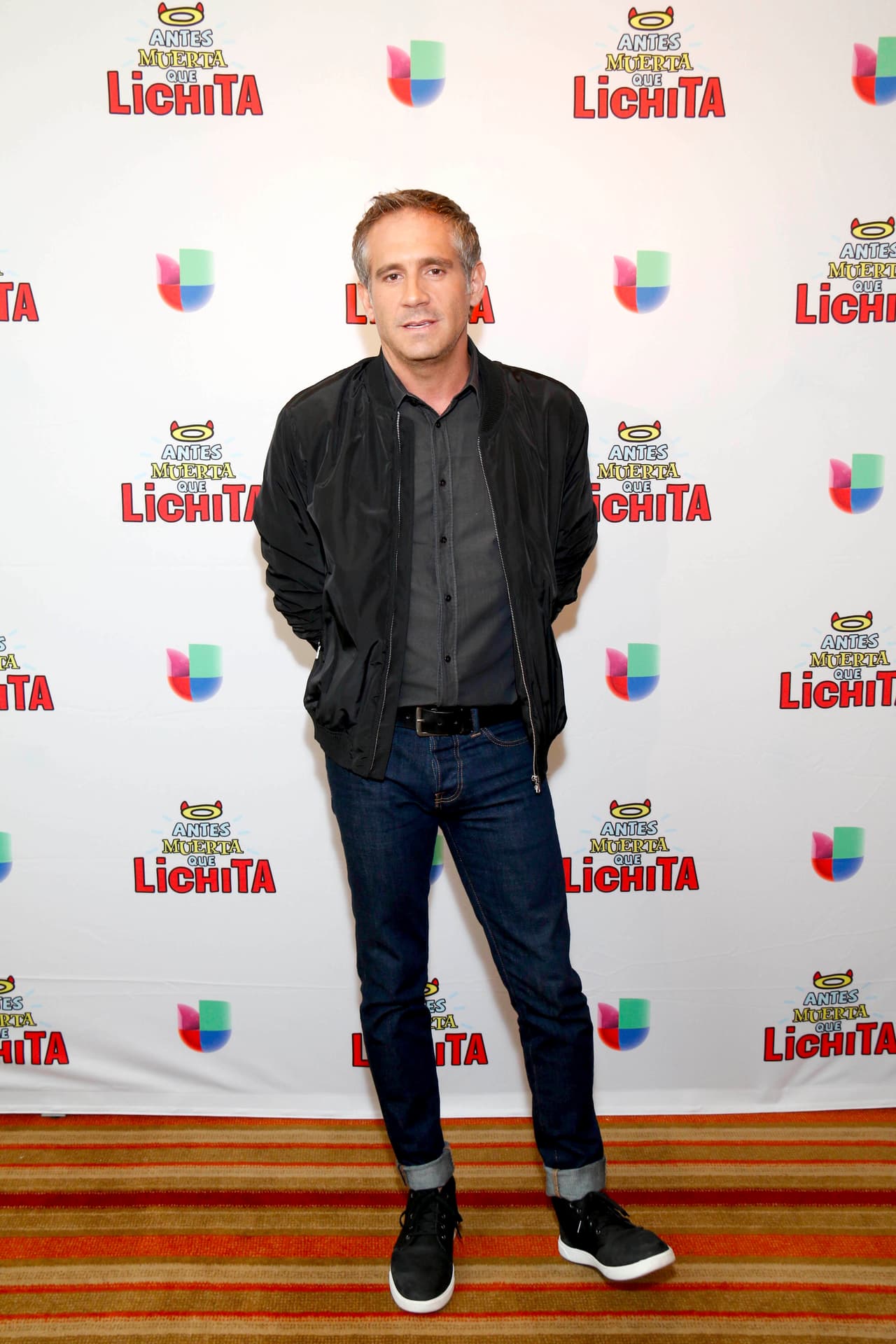 En su vida personal es padre de dos pequeños y está casado.