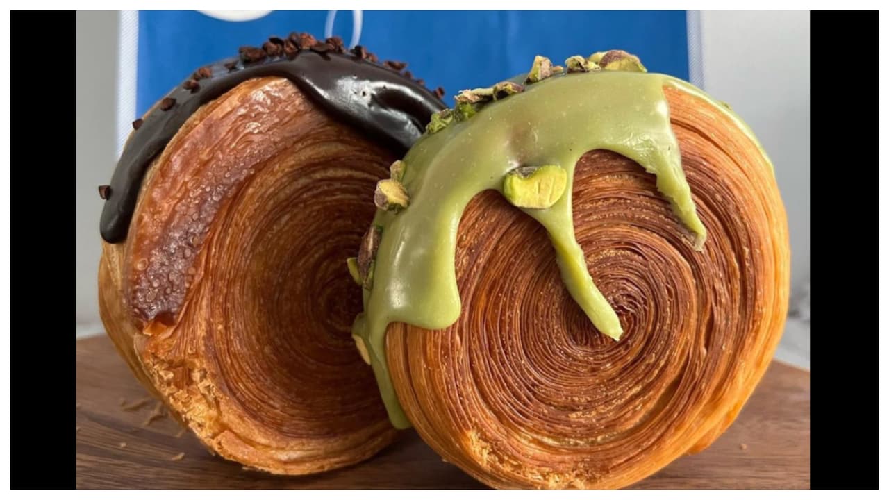 Scott Cioe, pastelero ejecutivo de la panadería, dijo que no tenía idea de que su creación se volvería viral, pues
<b>ni siquiera tiene cuenta de TikTok.</b>