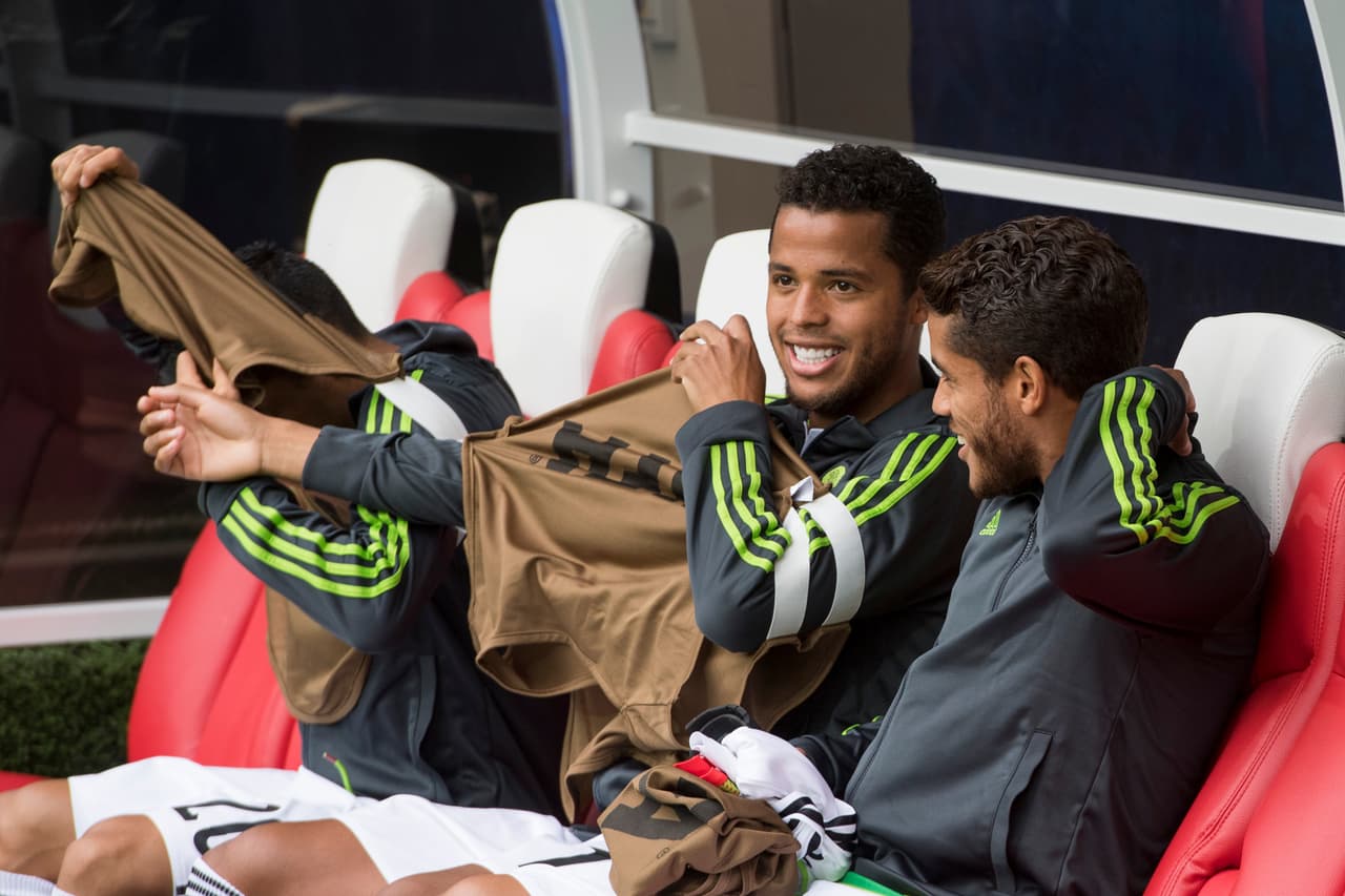 Los hermanos Giovani y 'Jona' dos Santos se alejan de Liga MX este año y se meten en el gimnasio