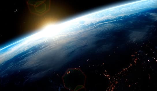 No es el equinoccio. Al igual que los solsticios, los equinoccios ocurren dos veces al año, pero ocurren en la primavera y el otoño.