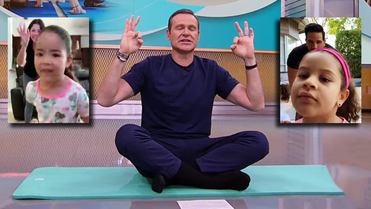Su papá, Alan Tacher, también está enfocando la energía en actividades positivas como el yoga, y en el programa lo vimos practicando con pequeños muy especial del show, entre ello Giulietta, hija de Ana Patricia Gámez, y Anabella, la mayor de las niñas de Yisus.