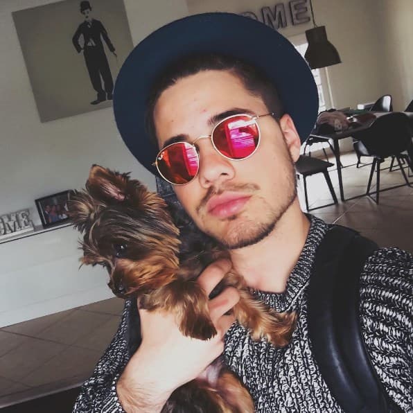 ¡Amor a primera vista! Desde el primer momento, William y Tobi han sido los mejores amigos y van juntos a todos lados.