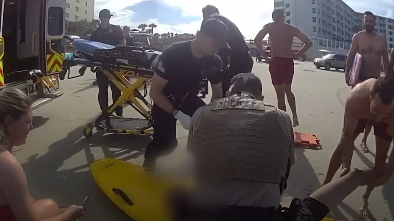 Reviven a nadador que fue arrastrado a mar adentro en New Smyrna Beach: "Es un milagro"