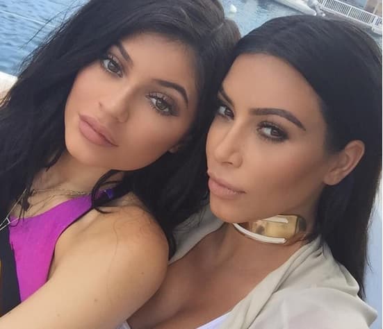 A pesar de tener fotos súper atrevidas con sus hermanas, Kim no logró cautivar Instagram.