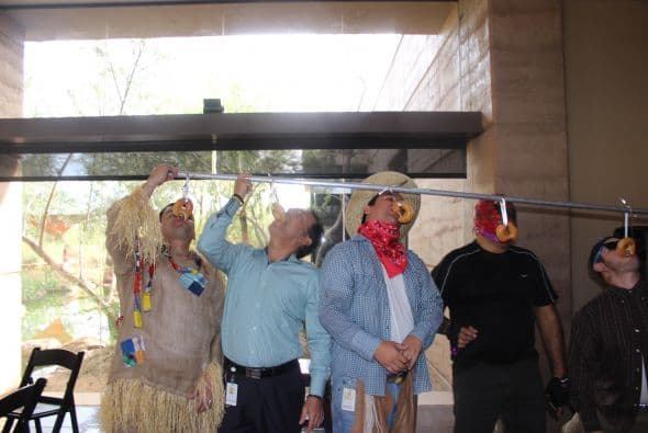 ¡Así es como Univisión Arizona celebra el Halloween!  Dulces, calaveras, disfraces y mucha diversión. 
