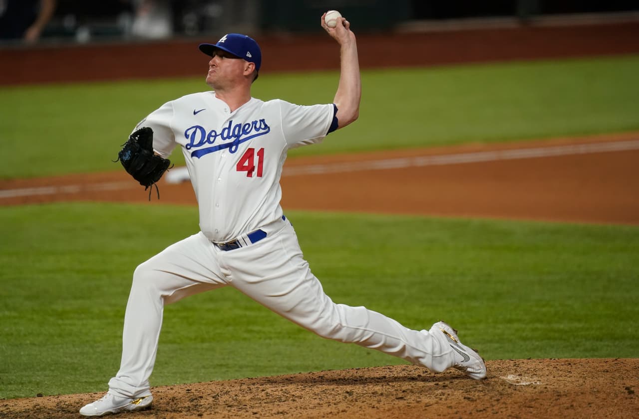Blake Snell permitió dos carreras pero lanzó nueve ponches en la victoria 6-4 de los Tampa Bay Rays sobre Los Angeles Dodgers.