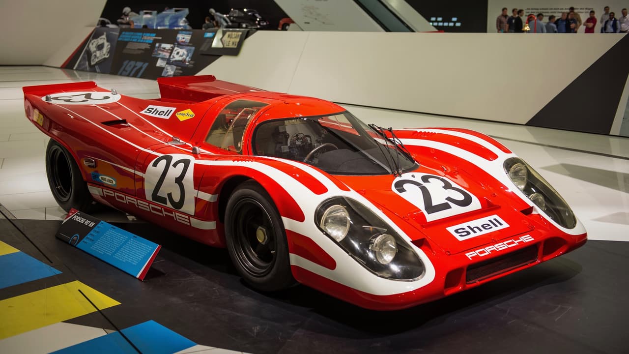 La decoración del prototipo mostrado en la imagen anterior está inspirada el en 917K número 23 de la escudería Porsche Konstruktionen, 
<b>ganador de las 24 horas de Le Mans en 1970 </b>con Hans Hermann y Richard Attwood alternándose detrás del volante. El cuartel general de Porsche Konstruktionen estaba localizado en la ciudad de Salzburgo en Austria, lo que explica los colores de la bandera austriaca en el carro.
<br>