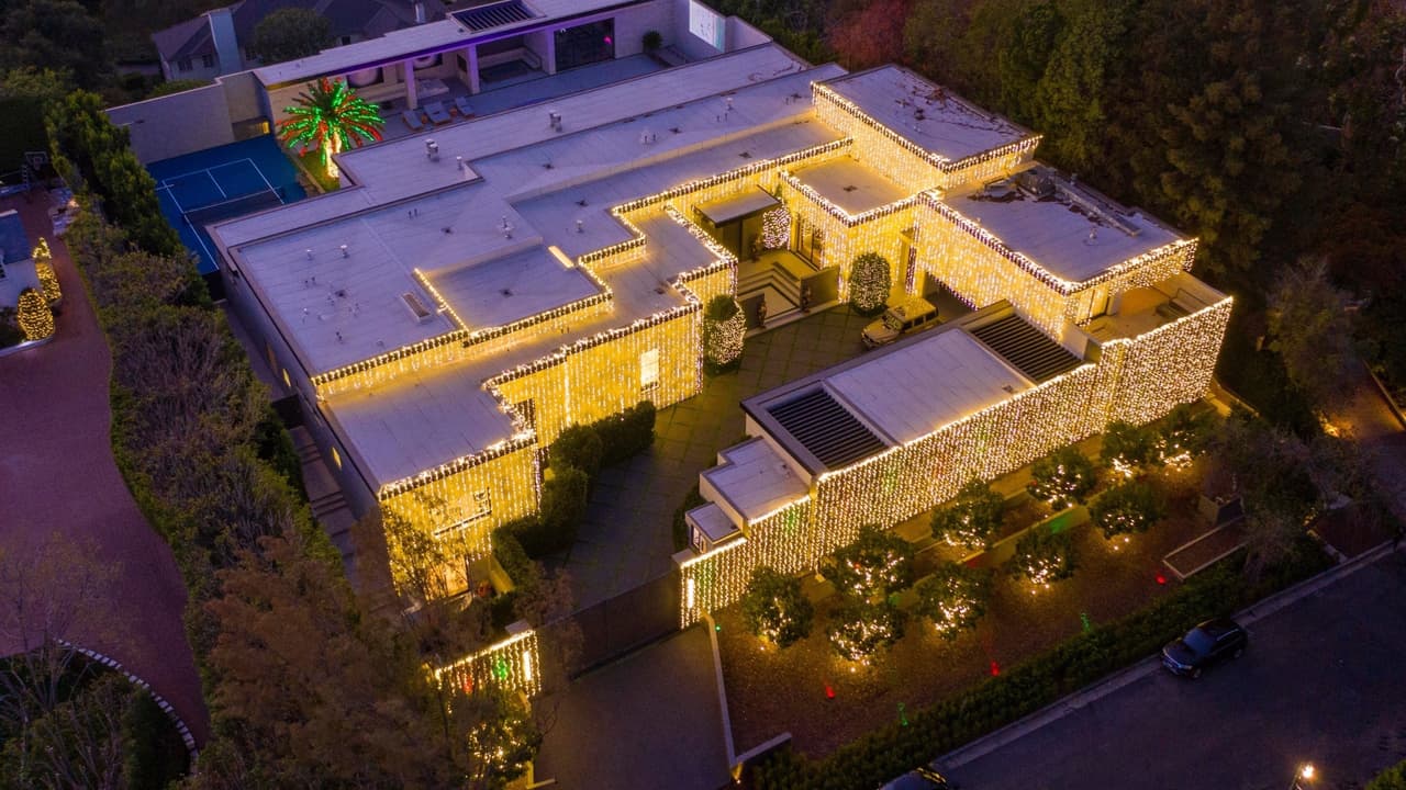 Kendall Jenner decoró así el exterior de su casa.