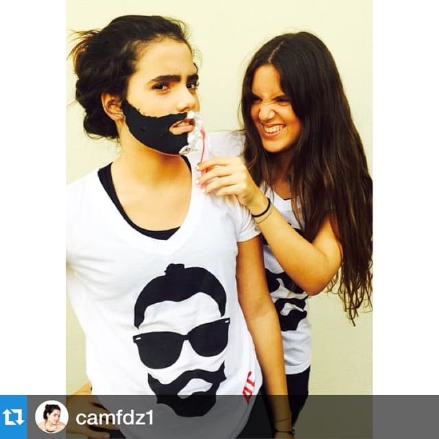 Justo el día que cumplió 18 años, Camila firmó contrato con una importante disquera internacional.