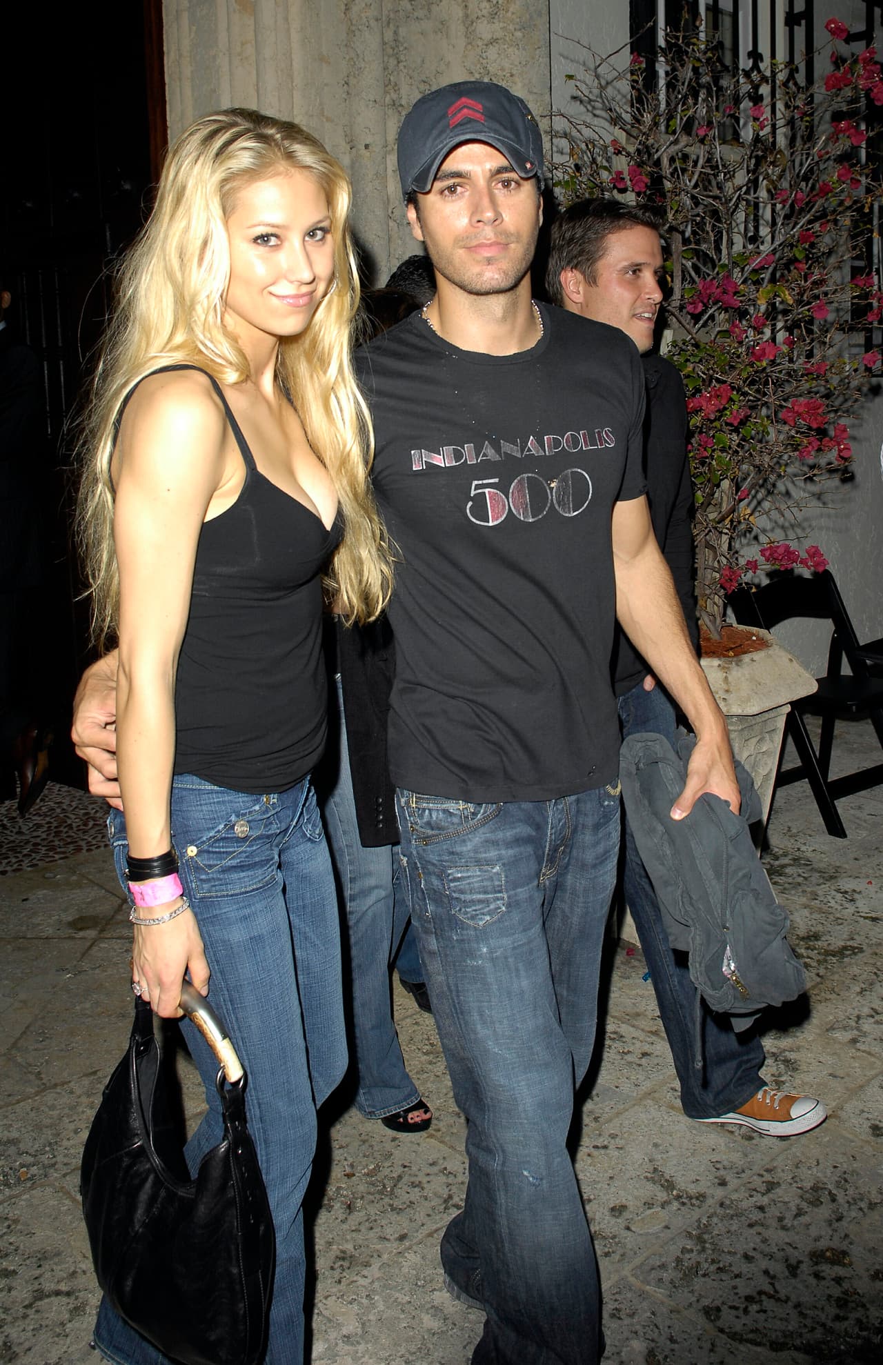 8. Se dice a sí mismo que es 'un chico poco extraño'. A tal grado que considera que Ana es la que lo ha aguantado.