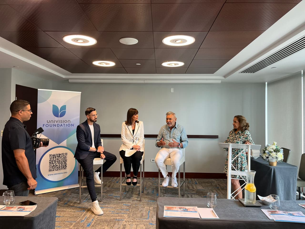 Christian Charles, Cyd Fleming, Félix Sánchez y Ana Cobian de PitchPR en Hotel La Concha, San Juan, Puerto Rico