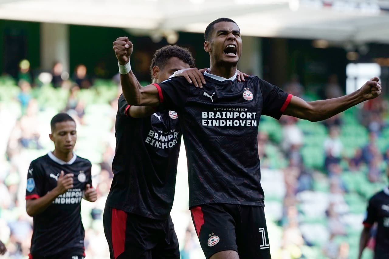 El PSV gana por tres goles al Groningen de Robben, quien dejó el campo tras una lesión. Cody Gakpo marcó doblete y el tercer tanto fue por parte de Donyell Malen. El mexicano Erick Gutierrez se encuentra lesionado.