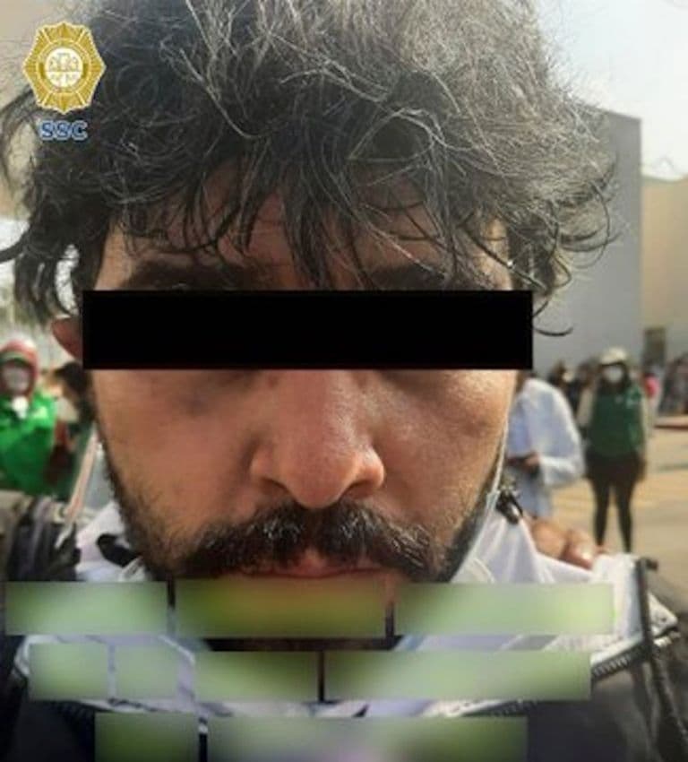 Los hechos se suscitaron el 27 de marzo y ambos fueron
<b>vinculados a proceso</b> por presunta usurpación de identidad, falsificación o alteración de documentos y uso indebido de ellos.
<br>