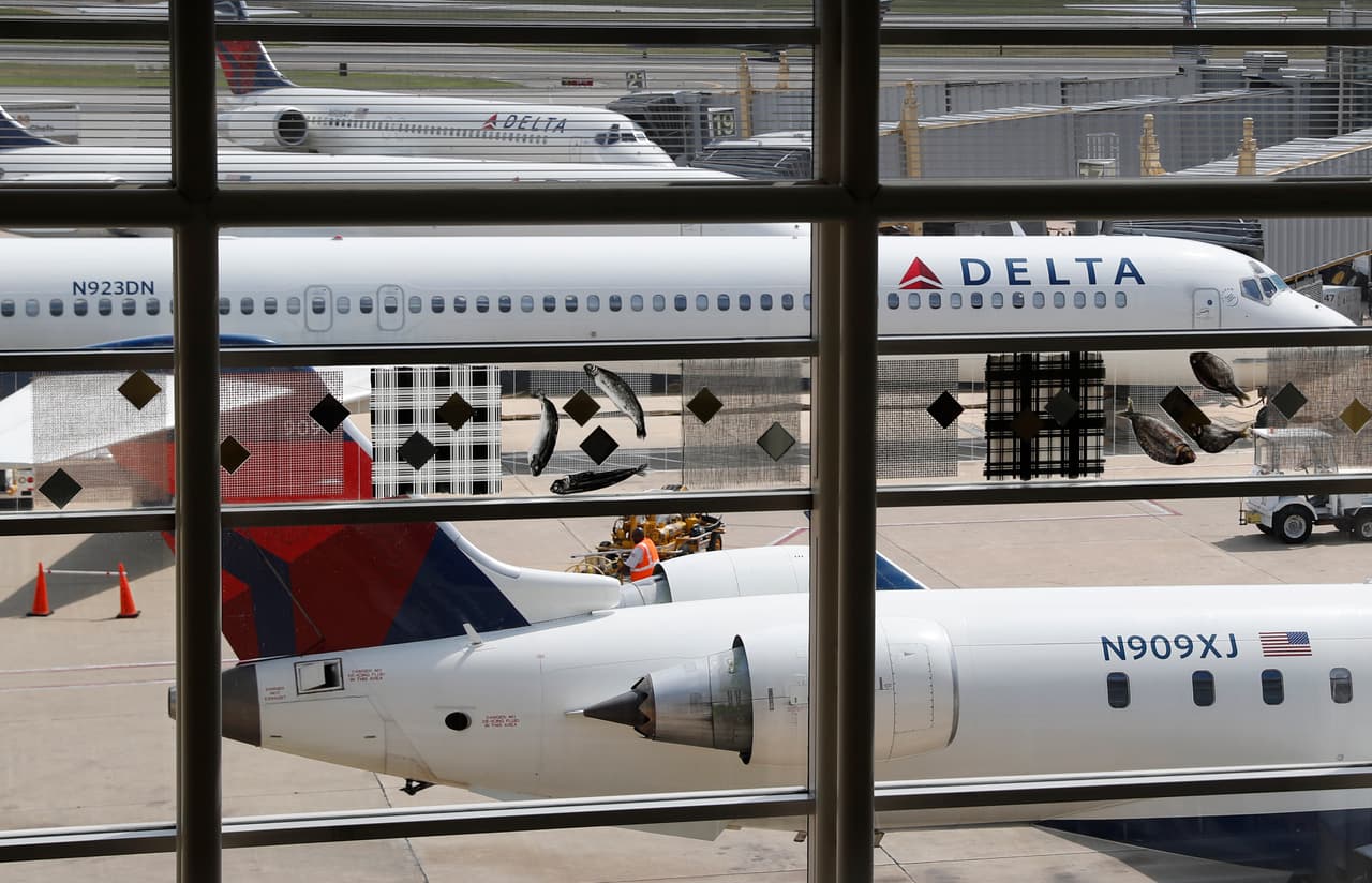 Pasajera de Delta Airlines que golpeó a una asistente de vuelo en octubre pasado enfrenta multa de $27,500