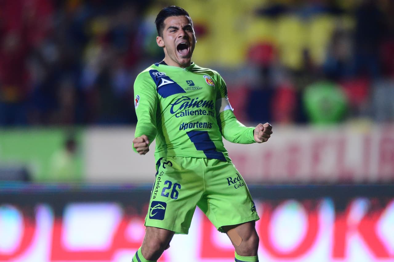 Con un doblete de Aldo rocha, gol de Martín Rodríguez, y gol del Shaggy Martínez, Morelia golea y deja claro el mal momento que esta viviendo el Querétaro.