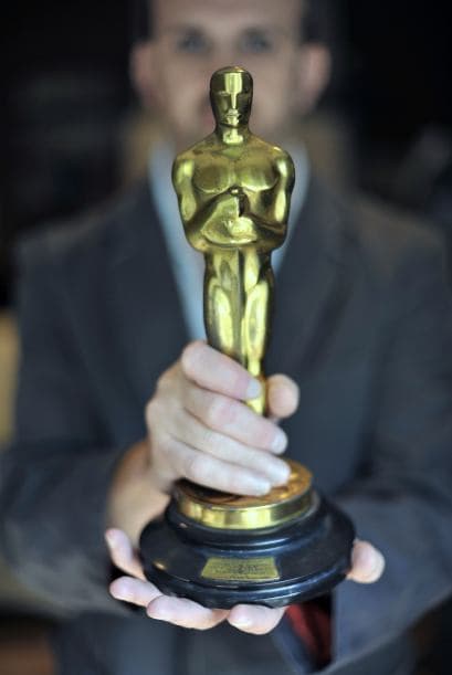 Otra de las estatuillas subastadas fue la de Mejor Película otorgada a "Cavalcade" (Cabalgata) otorgada en 1933.