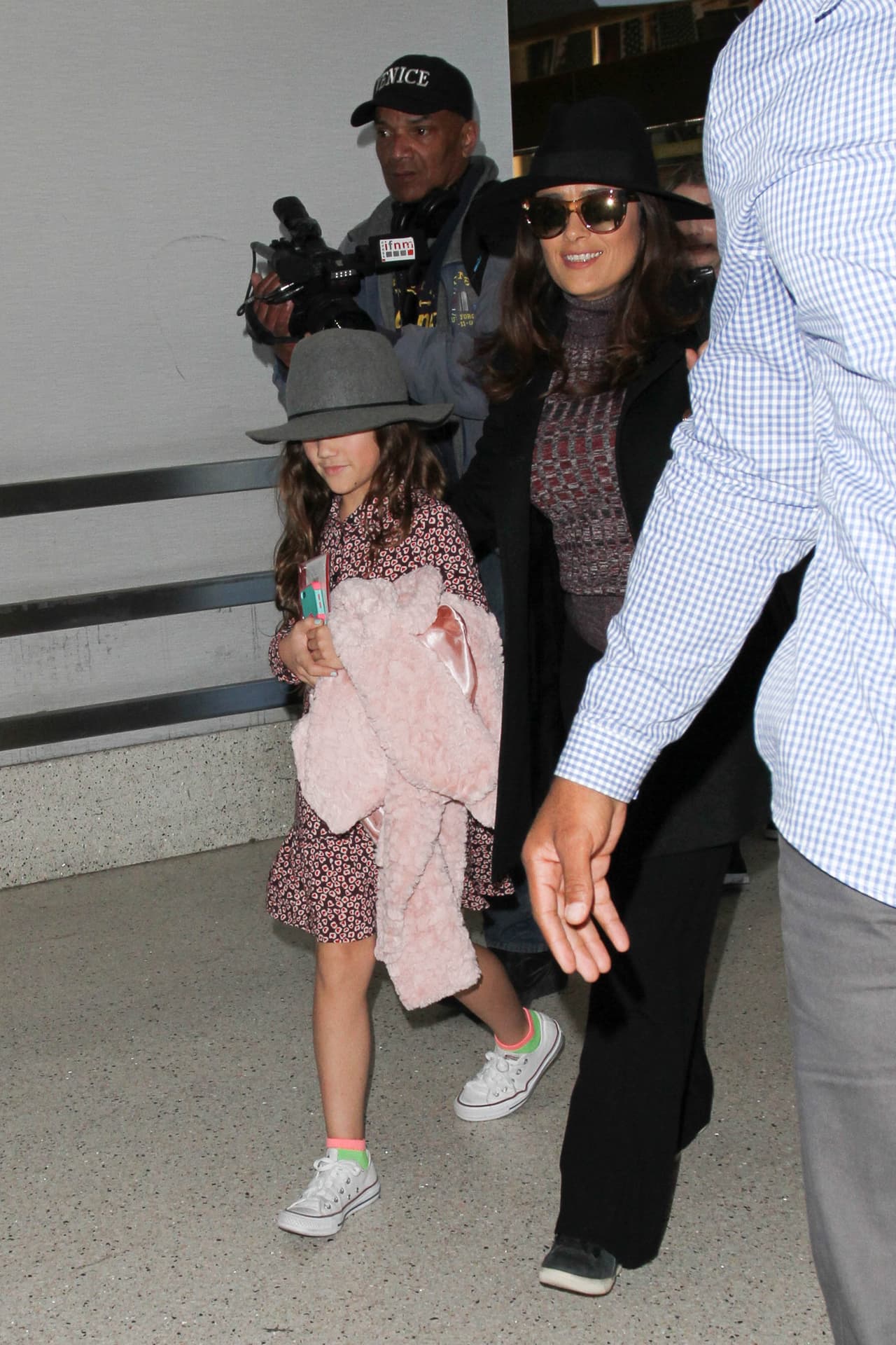 Salma siempre con una sonrisa en el rostro.