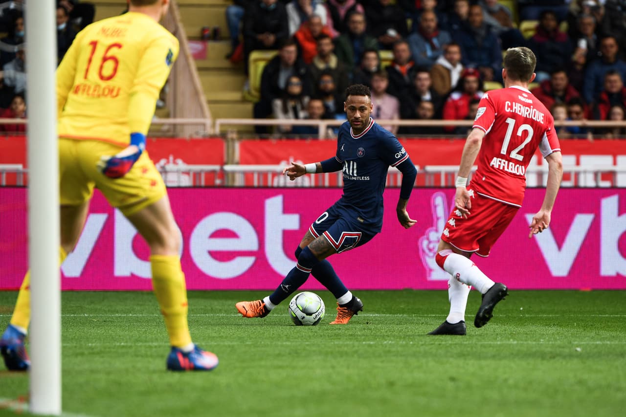 Neymar Junior fue uno de los jugadores que más decepcionó en el encuentro.