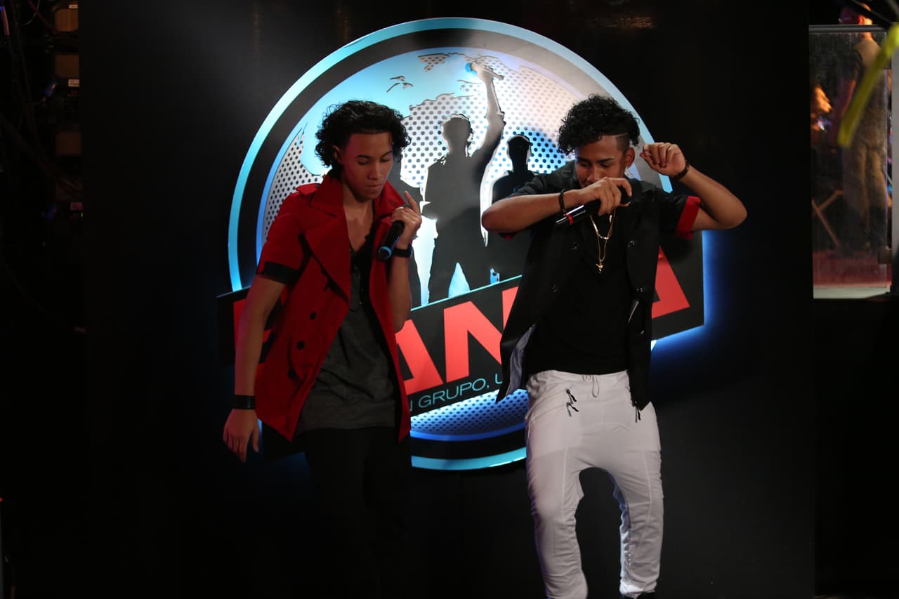 La música corre por las venas de estos hermanos dominicanos que audicionaron en Los Ángeles. En la segunda fase, los jueces los separaron y ahora es Richard quien cumple el sueño por los dos.