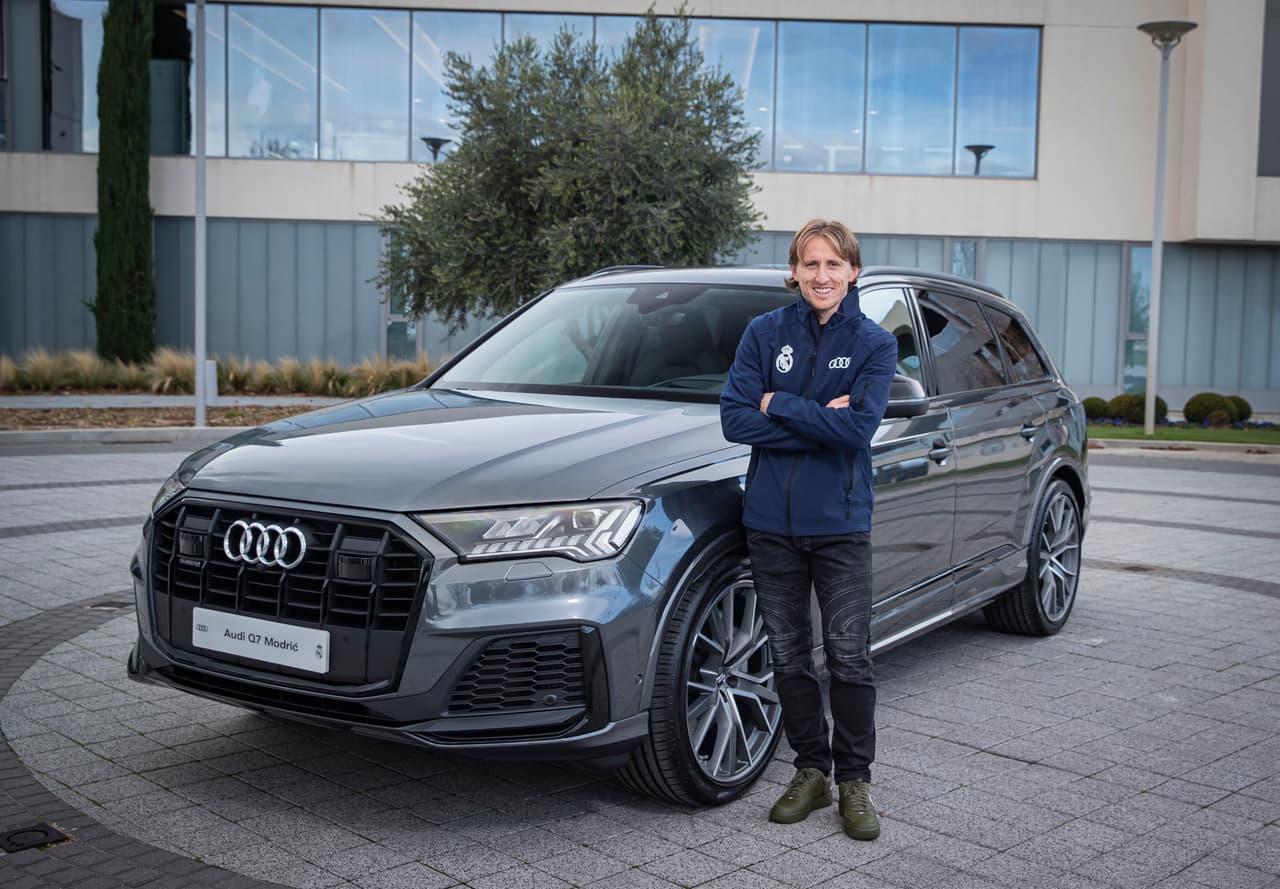 El '10' del Real Madrid, 
<b>Luka Modric</b>, se dejó enamorar por una Audi Q7 50 TDI de color Gris Daytona.