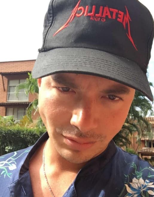 Las gorras de sus bandas favoritas tampoco pueden faltar entre los accesorios de su guardarropa, como esta de Metallica.