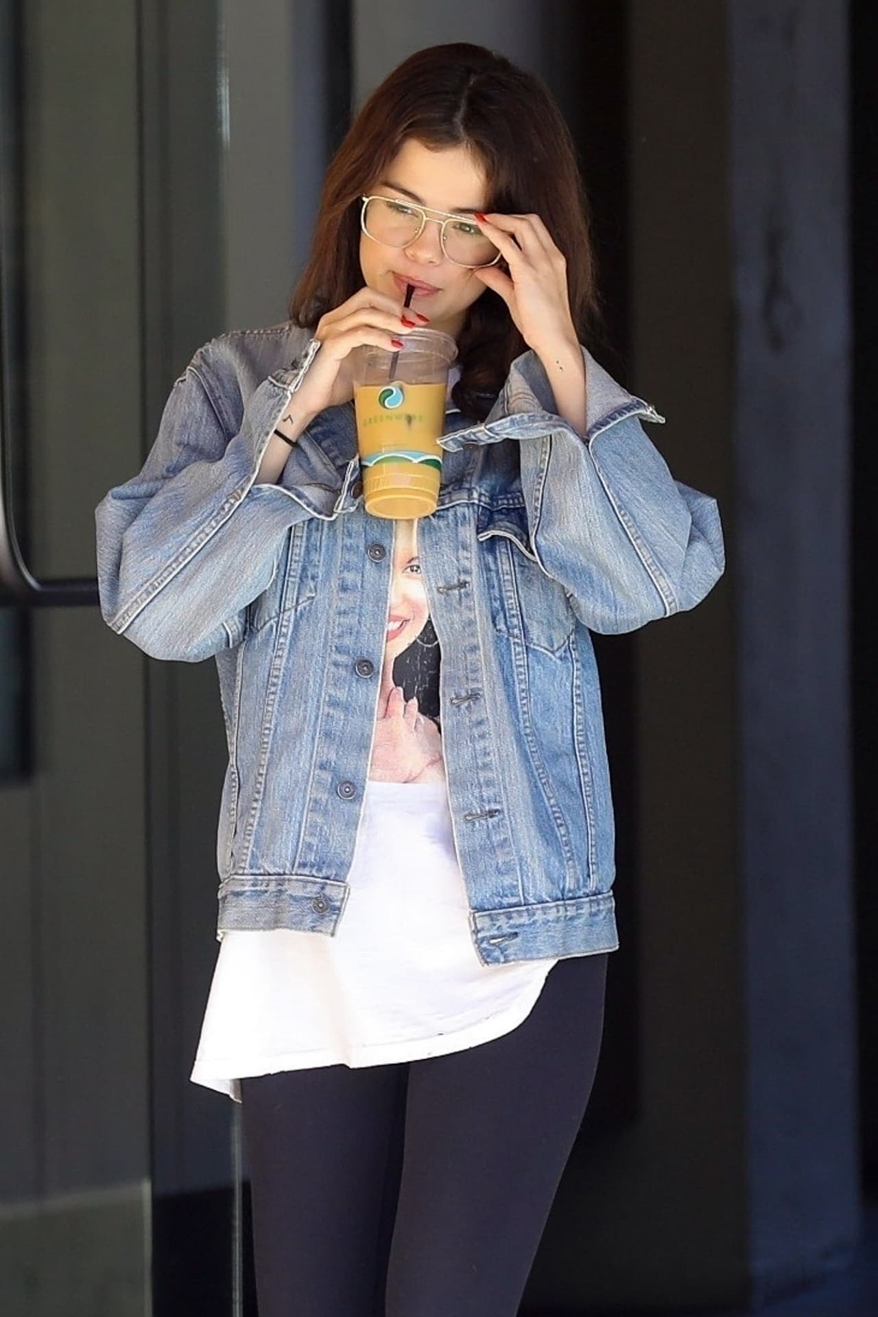 En la entrevista, la intérprete repitió que se llama Selena por Selena Quintanilla.