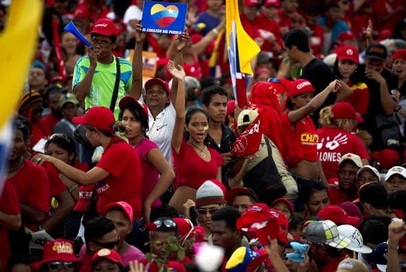 El mandatario de Venezuela y aspirante a la reelección, Hugo Chávez, cerró hoy la campaña para los comicios presidenciales del próximo domingo con un acto multitudinario en la capital del país, en el que, bajo la lluvia, prometió a sus seguidores que no les fallará.
