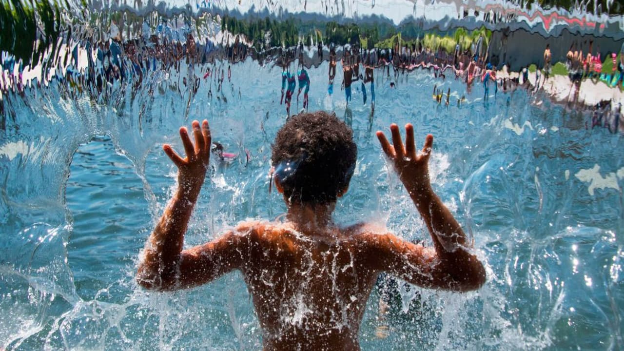 Escapa de la ola de calor en estas piscinas públicas abiertas en Los Ángeles 