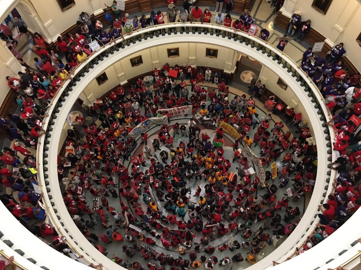 Juez de Texas que decidirá ley antisantuario SB4 da una pista sobre su posible decisión