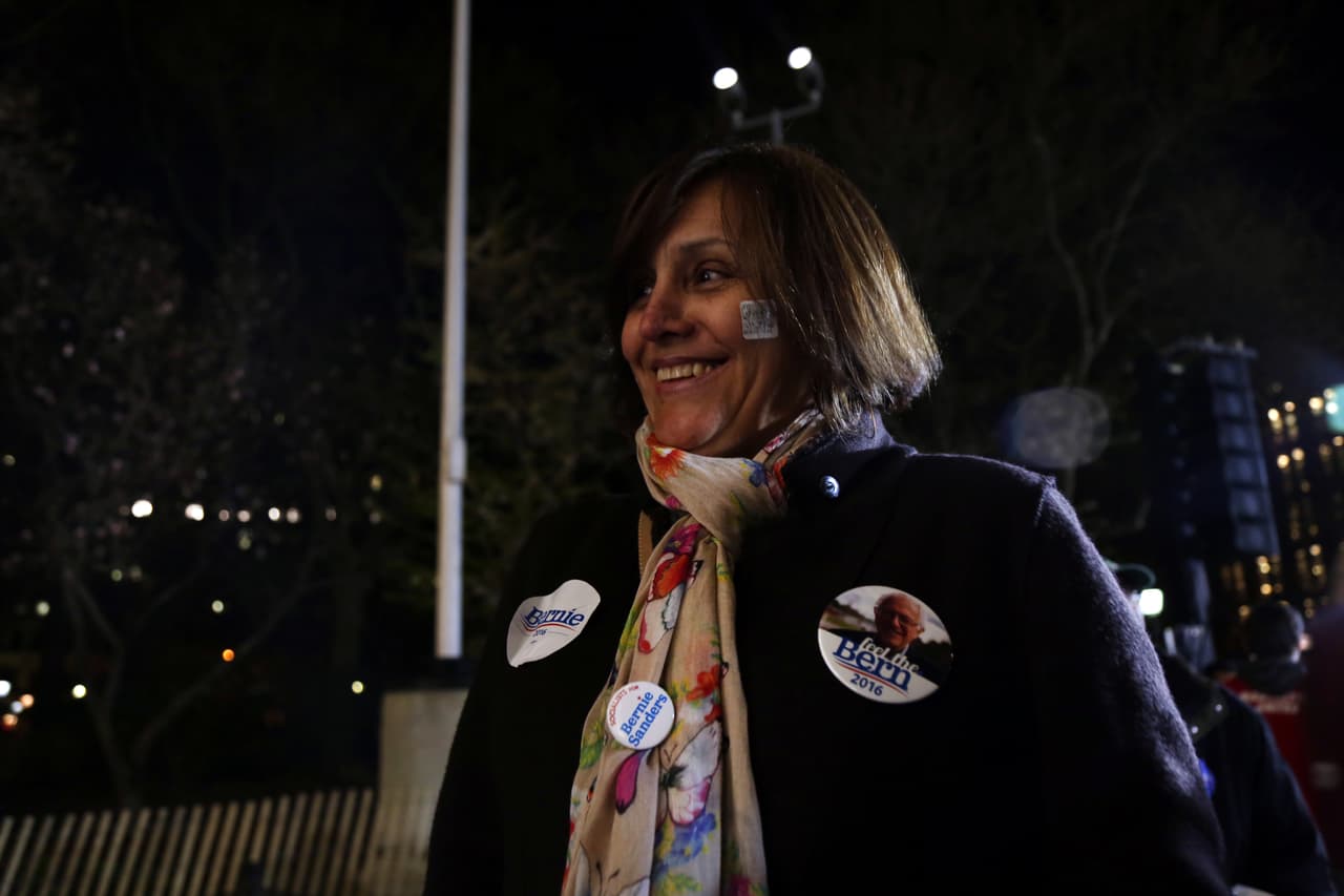 Consuelo Paz en evento de Bernie Sanders, abril 14, 2016, Nueva York.