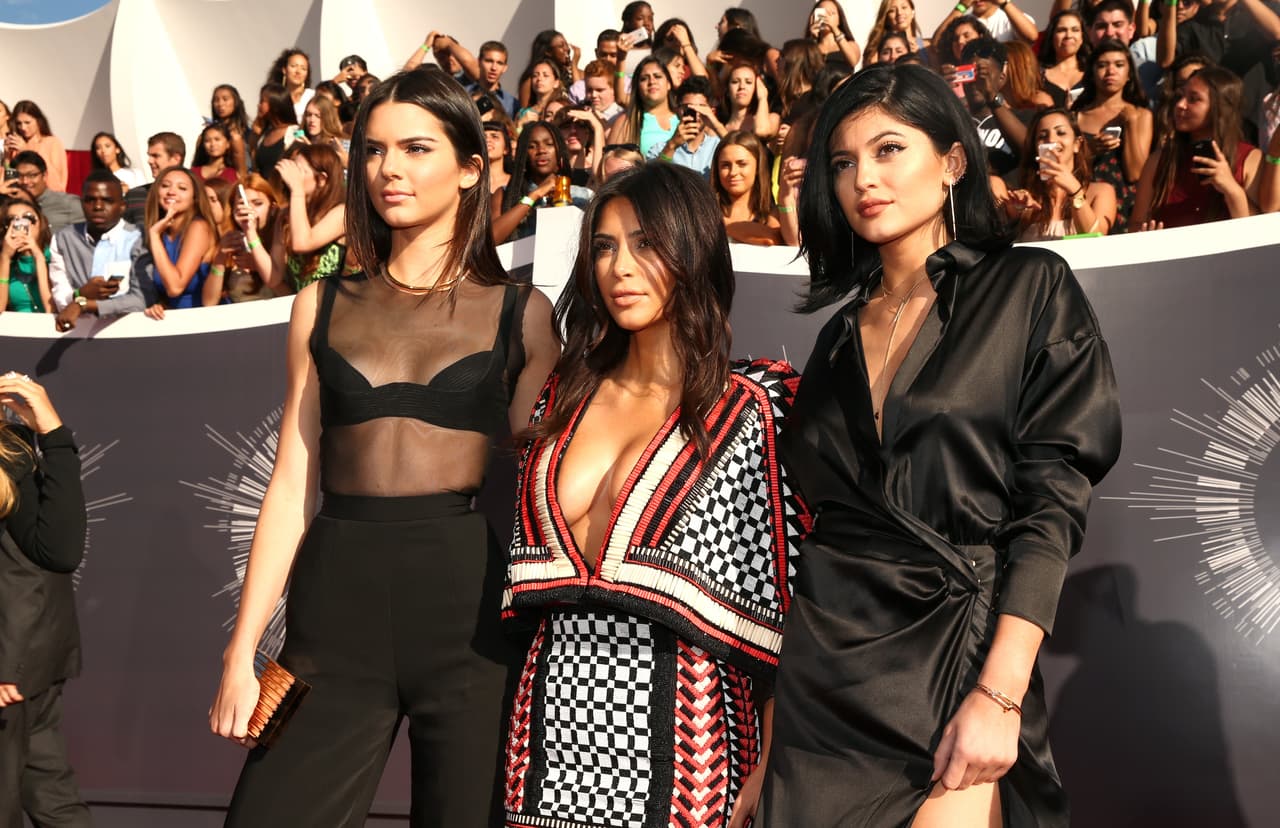 Claro esa fama viene de familia, como no "brillar" con Kim Kardashian como hermana mayor.