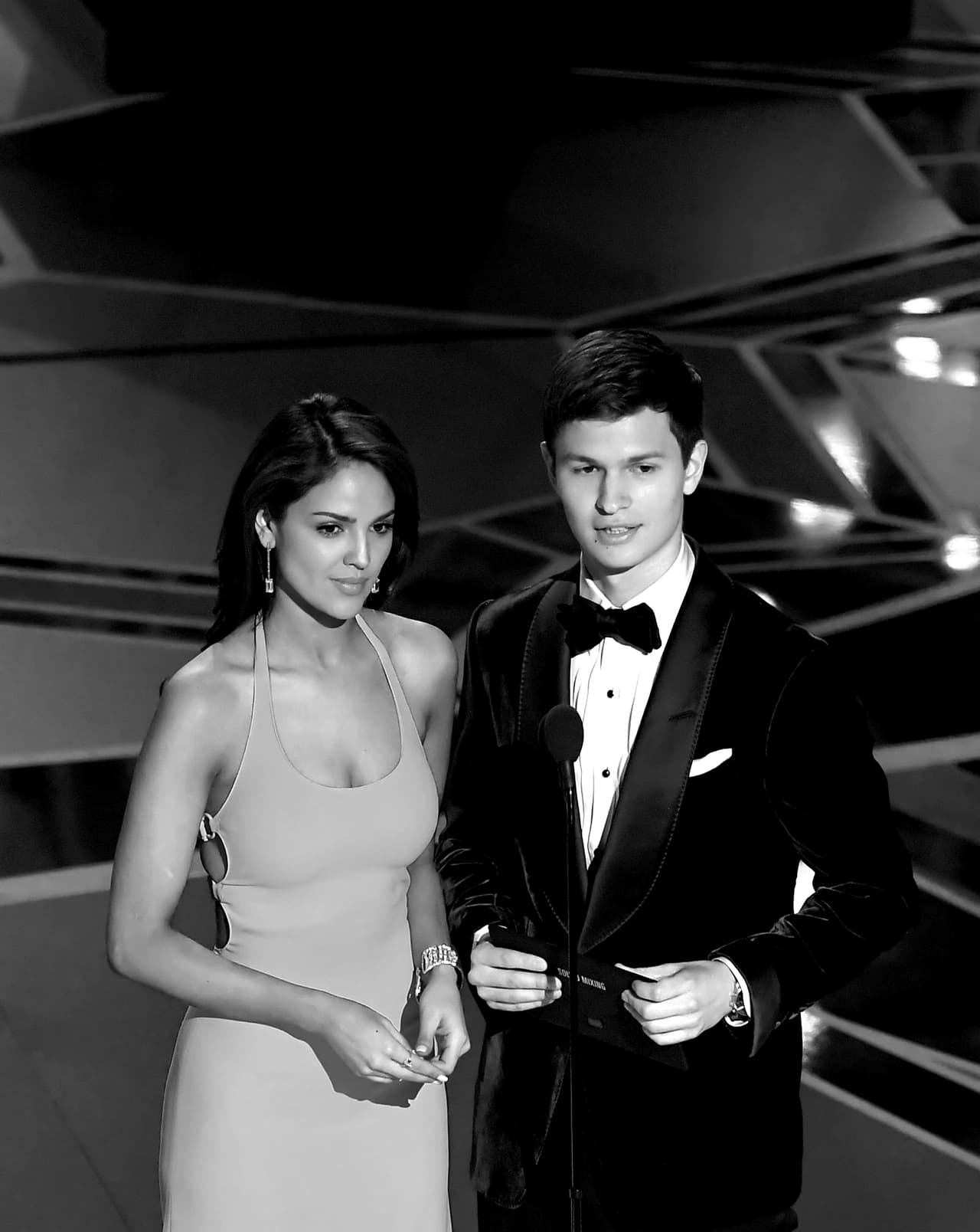 En 2018, la actriz fue invitada a la ceremonia del Oscar donde dio de que hablar con su famoso vestido amarillo, firmado por Ralph Lauren, con el que desfiló en la alfombra roja.