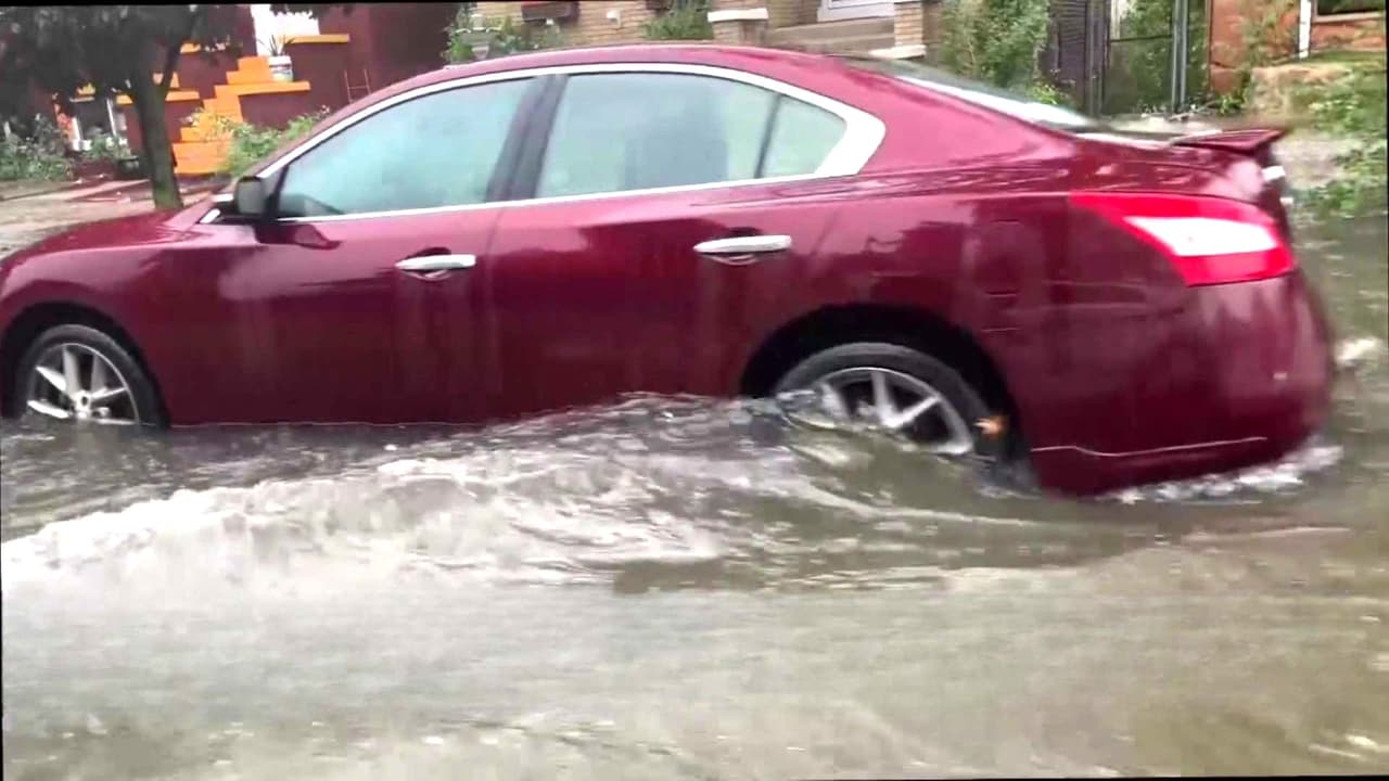 Freno a las inundaciones en Cicero: municipio subsidia instalación de válvulas de retención