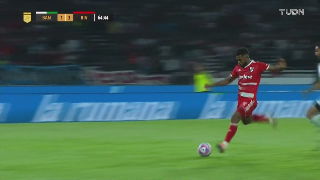 ¡Escopetazo! Borja saca la potencia para marcar el 1-3 sobre Banfield