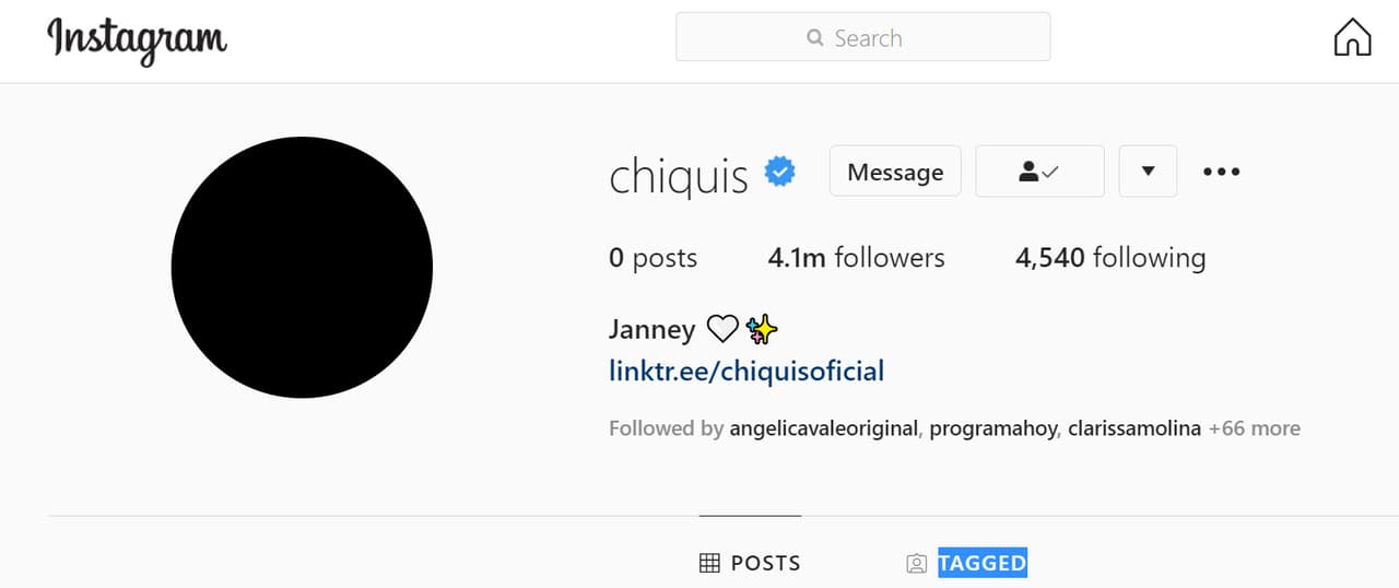 <b>Chiquis lo hizo primero</b> al poco tiempo de anunciar su separación en septiembre pasado. Sin embargo, regresó a Instagram el 22 de septiembre con un semidesnudo y la palabra "Reboot" (Reiniciar). Las fotos en las que aparecía junto a Lorenzo Méndez no regresaron a su cuenta.
<br>