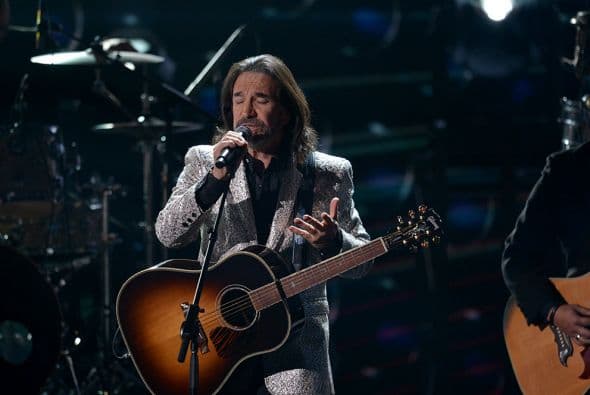 No cabe duda de que es uno de los cantantes más románticos de los últimos años.