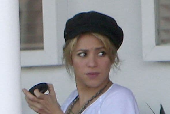 Pero la que no se queda atrás es Shakira, quien se cuidó tanto para no ser captada en un momento penoso...